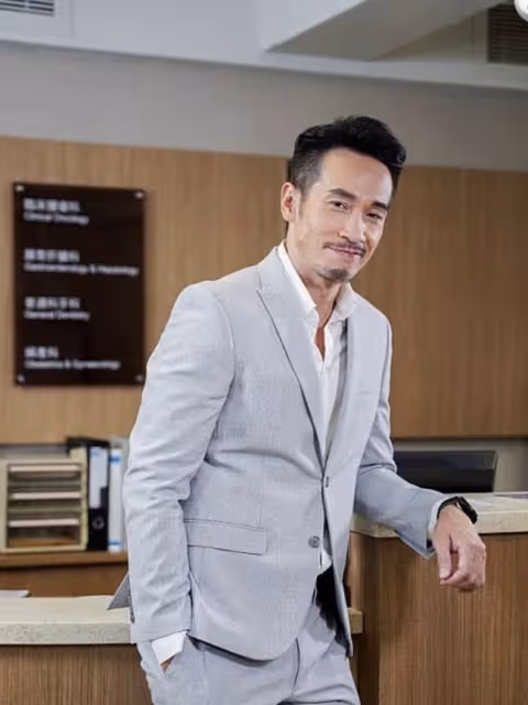 26歲港星確診新冠!TVB高層下令所有劇組立即停工,陳豪等受影響