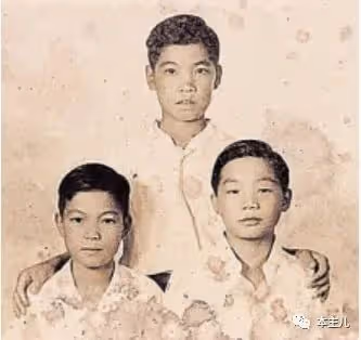 「大傻」成奎安去世後,大兒子獨吞遺產,小兒子連上學的錢都沒有