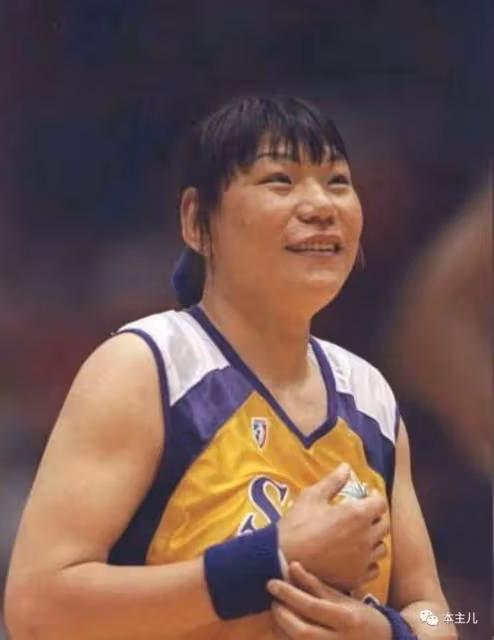 31歲退役,43歲嫁粉絲,55歲沒孩子,鄭海霞如今過得怎樣?