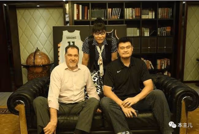 31歲退役,43歲嫁粉絲,55歲沒孩子,鄭海霞如今過得怎樣?