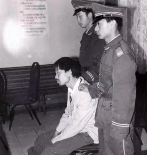 1993年,他帶狗參演了《老人與狗》,為何後被禁播?人狗都被處死