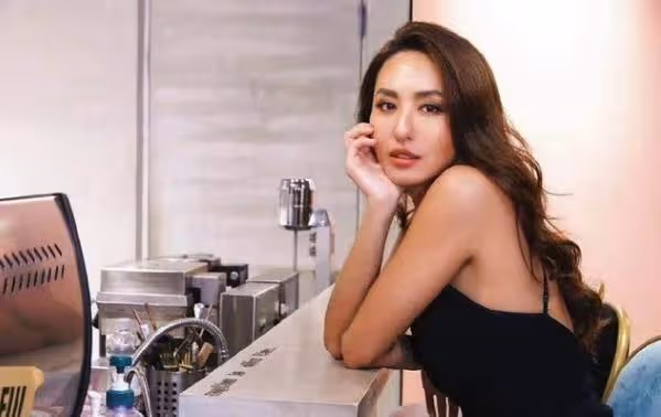 富豪千金進娛樂圈:18歲時當過酒店小姐!曾被男友攜私密照威脅