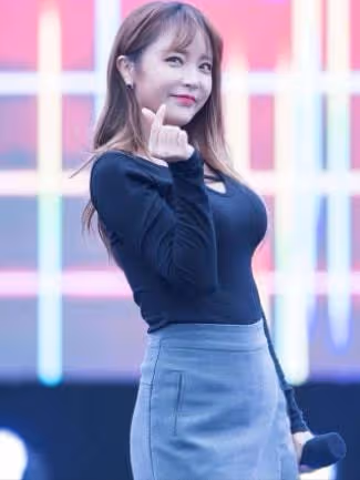 洪真英：憑《活著》火遍亞洲，與金鐘國傳出緋聞，為何36歲不婚？
