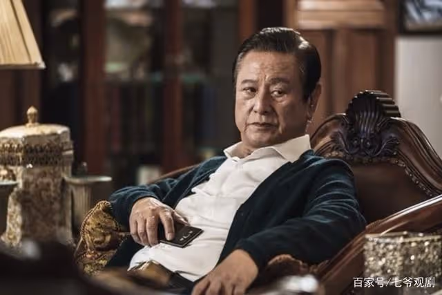 年輕時是帥哥，老了是花樣爺爺，其實「雅麗瑩」爸爸愛妻如命