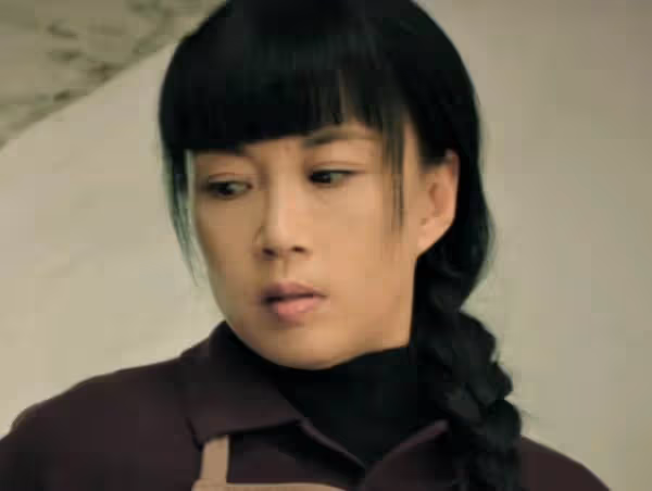 《昔有琉璃瓦》集體扮嫩,相比陳鈺琪和天愛,41歲的她更有少女感