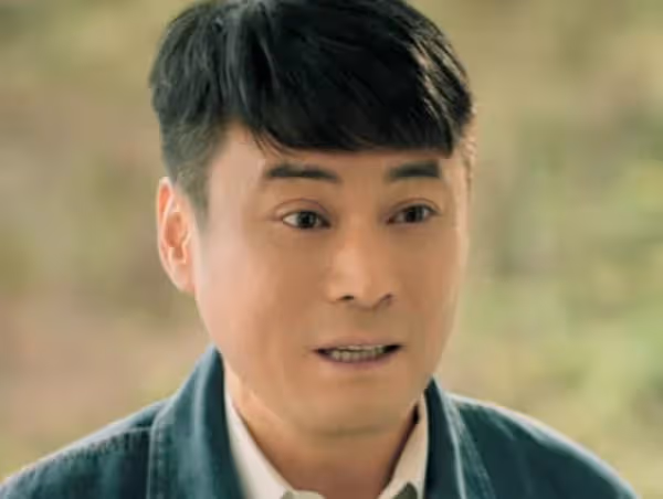 《昔有琉璃瓦》集體扮嫩,相比陳鈺琪和天愛,41歲的她更有少女感