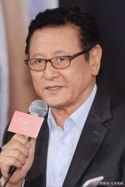 年輕時是帥哥，老了是花樣爺爺，其實「雅麗瑩」爸爸愛妻如命