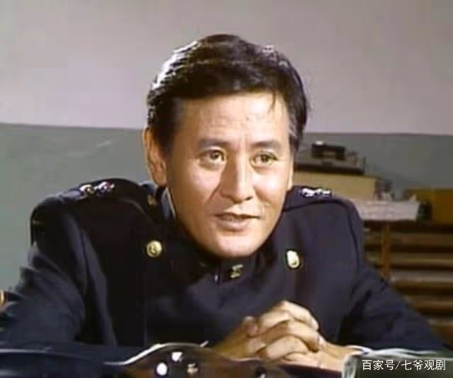 年輕時是帥哥，老了是花樣爺爺，其實「雅麗瑩」爸爸愛妻如命