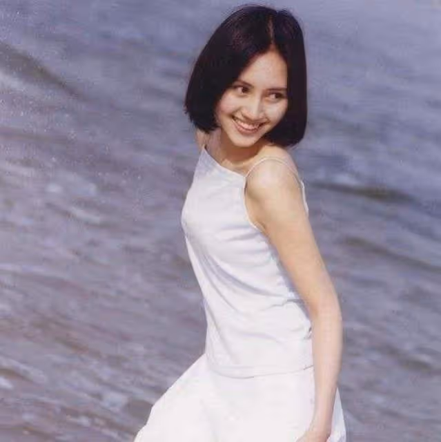 「東方赫本」袁泉：和最年輕影帝談的兩次戀愛，誰說破鏡無法重圓