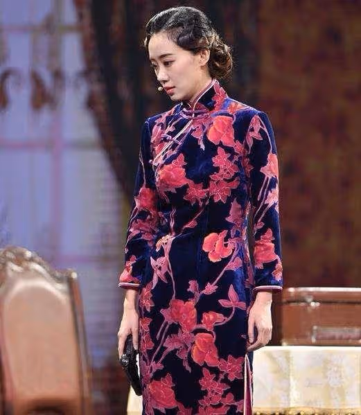 「女人的腰、奪命的刀」,來看看哪位女星的旗袍照最奪魂