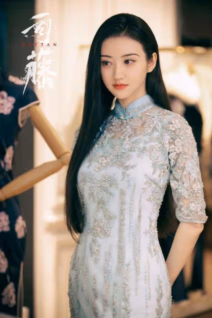 「女人的腰、奪命的刀」,來看看哪位女星的旗袍照最奪魂