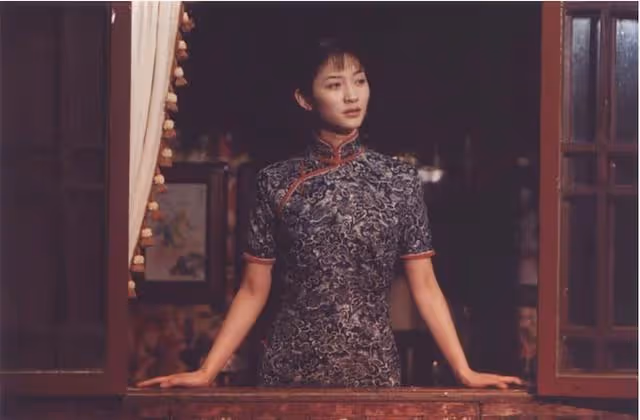 「女人的腰、奪命的刀」,來看看哪位女星的旗袍照最奪魂