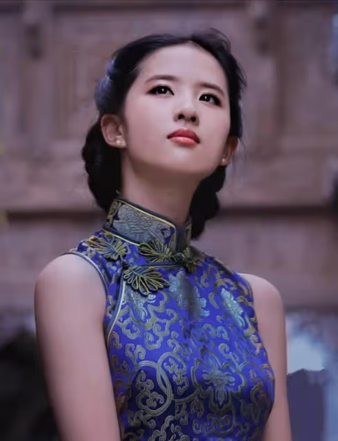「女人的腰、奪命的刀」,來看看哪位女星的旗袍照最奪魂