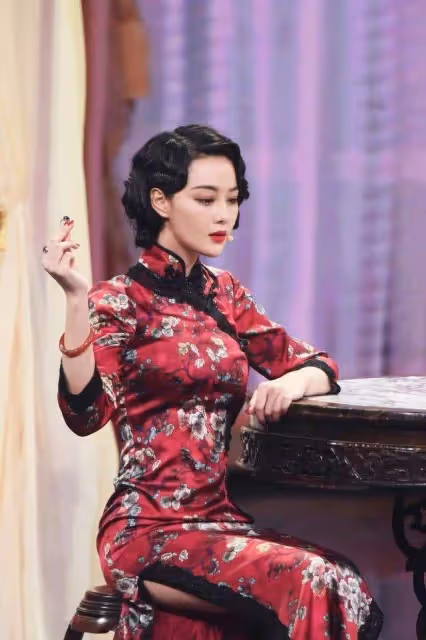 「女人的腰、奪命的刀」,來看看哪位女星的旗袍照最奪魂