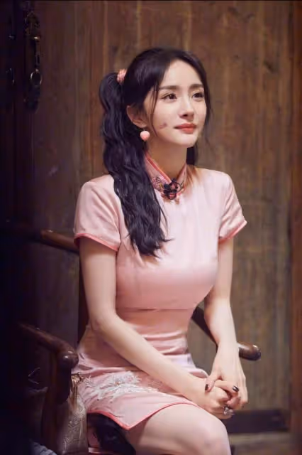 「女人的腰、奪命的刀」,來看看哪位女星的旗袍照最奪魂