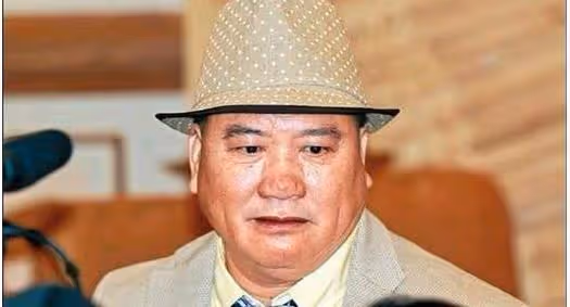 他是周星馳的大哥,因病體重暴漲,小17歲空姐嬌妻不離不棄
