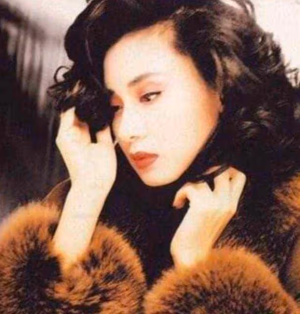 轉戰商圈的香港女星們,成億萬富婆還單身,她們是如何逆襲的?