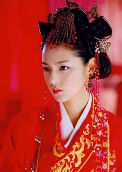 「最美三聖母」：孕期注射185次毒品，瘋狂墮落，她經歷了啥？