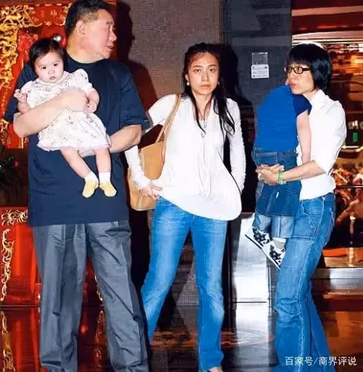 妹妹「嫁大29歲」千億富豪!她也跟著走大運 每年「拿妹夫120萬工資」成人生贏家