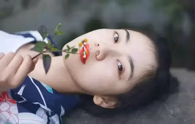 第一次去農村男友家,公婆好飯招待,半夜上廁所路過廚房俺紅了眼