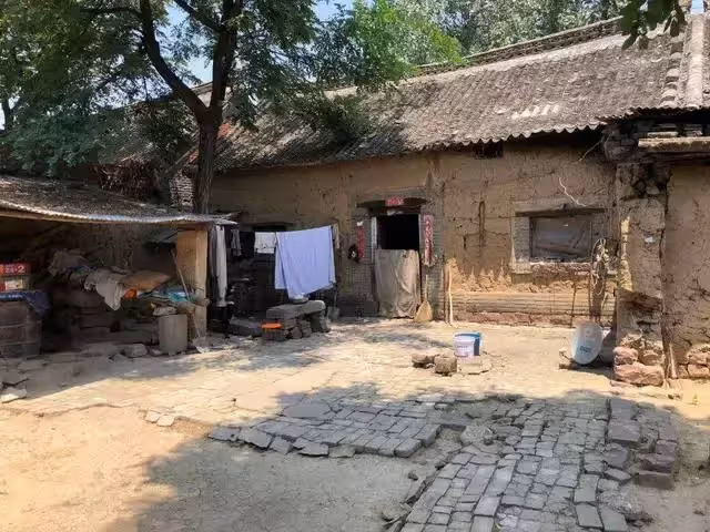 第一次去農村男友家,公婆好飯招待,半夜上廁所路過廚房俺紅了眼