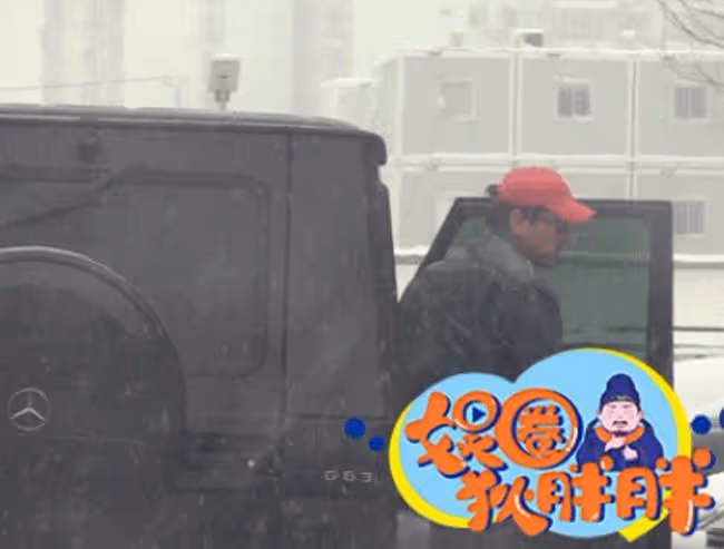 張亮開百萬豪車與前妻約會,戴大金鍊子打扮浮誇,頻傳復婚不回應
