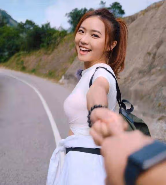 飛來橫禍!TVB小花戴祖儀開車途中被飛來石子擊中,社交網報平安