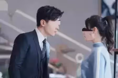 我離婚後,我媽也結束了她屈辱的婚姻,我爸歇斯底里地吼叫也沒用