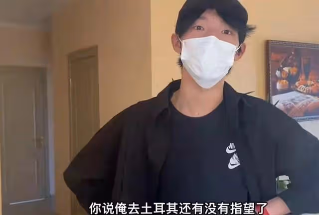 中國接在烏華人回家！百萬粉網紅感動到淚流滿面，直言祖國偉大