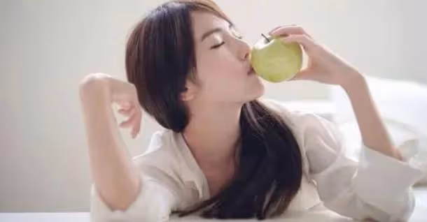 孩子4歲時，我從老公的衣服兜里，掏出了一條「丁字褲」