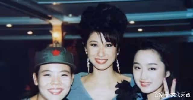 99年:天津一女子從23樓墜落,路人發現竟是春晚名曲的演唱者