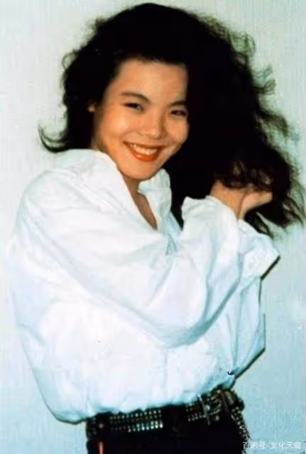 99年:天津一女子從23樓墜落,路人發現竟是春晚名曲的演唱者