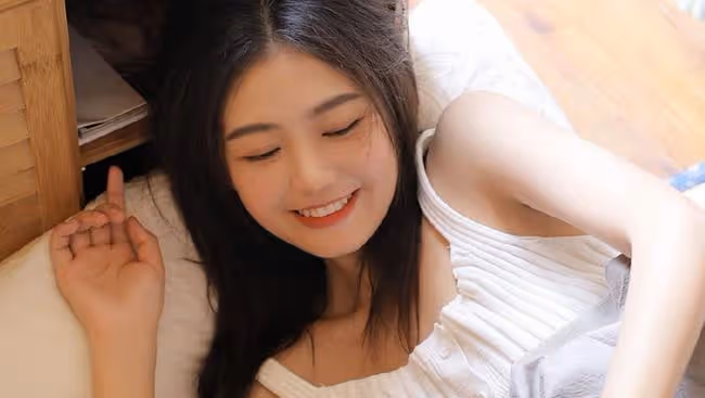 酒醉KTV我被一個小男人看上，他吻著我，舌尖撬開唇齒順勢而入