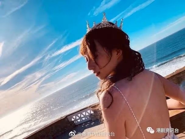 王卓淇3度低溫大曬美腿!龔嘉欣毫無預警發放露背照