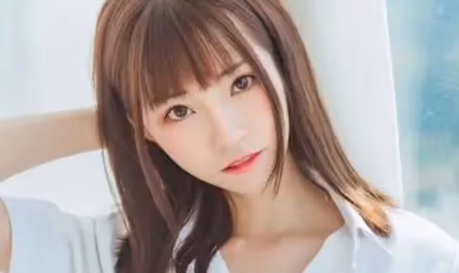 酒醉KTV我被一個小男人看上，他吻著我，舌尖撬開唇齒順勢而入