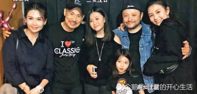 邱淑貞長女赴韓朝聖郎朗音樂會,穿學生裝秀美腿,美貌力壓吉娜