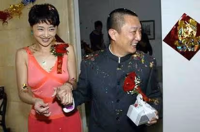 打敗孫儷一舉封后,當眾讓海清難堪,她為何敢如此狂妄?
