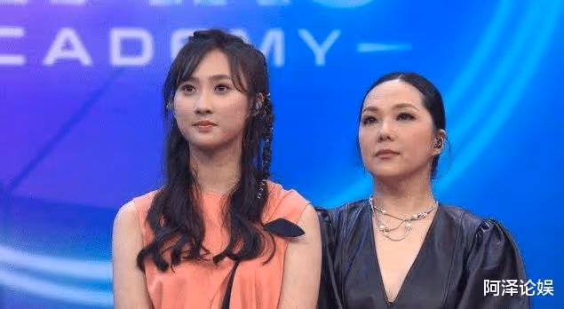 自認吸D揚言不後悔,和女助理傳緋聞受黎明冷落?被拍車Z的她也要乘風破浪?