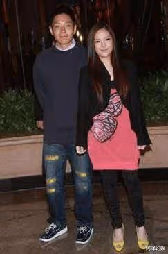 自認吸D揚言不後悔,和女助理傳緋聞受黎明冷落?被拍車Z的她也要乘風破浪?