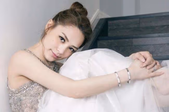 阿嬌:童年悲慘,27歲那年差點崩潰,39歲失婚,她經歷了什麼?