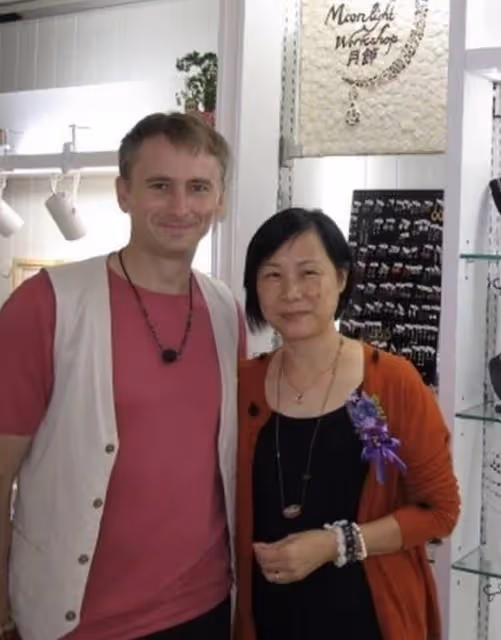 港星河國榮新劇久違現身,曾患病兩度接受手術,堅持不打疫苗
