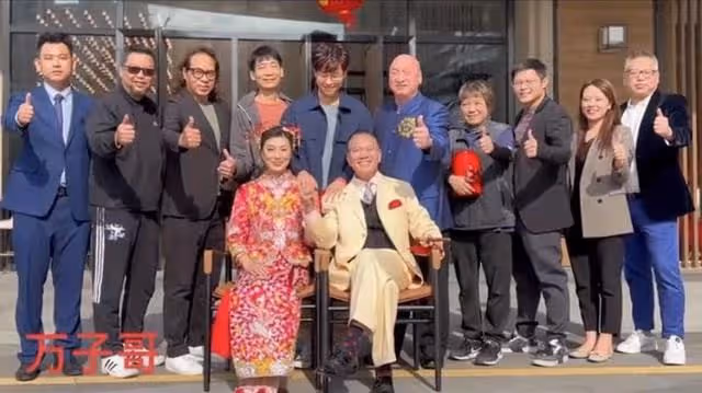 64歲萬梓良做核酸太高調!鏡頭全程跟拍表現浮誇,打招呼卻無人理