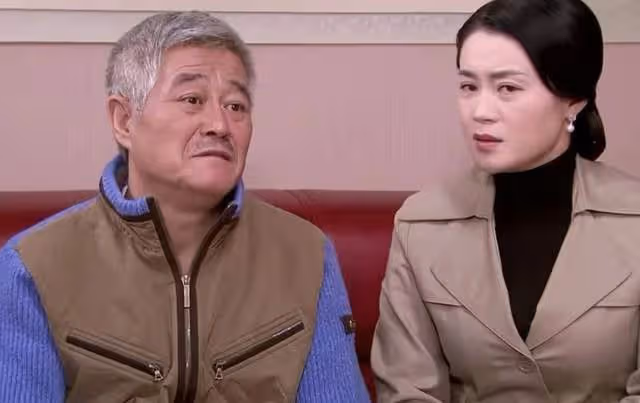 「謝廣坤」談趙本山風波,疑似內涵嬌嬌忘本,曾直播下跪叩謝恩師