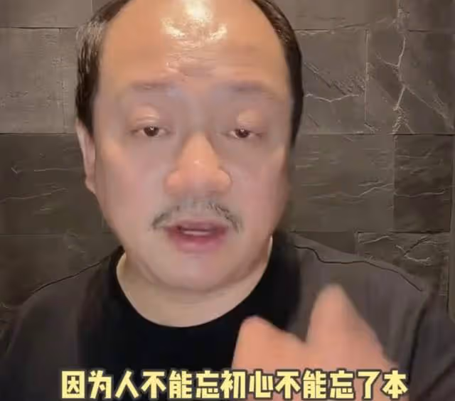 「謝廣坤」談趙本山風波,疑似內涵嬌嬌忘本,曾直播下跪叩謝恩師
