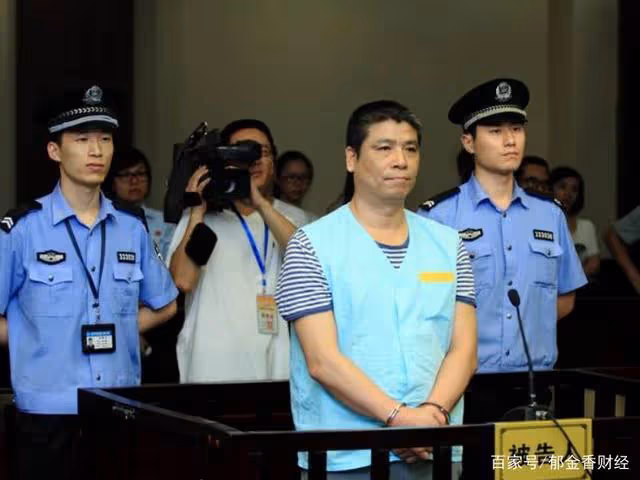 溫州女富豪胡潔:前夫由司機變巨貪,二婚嫁周立波,大方送保時捷