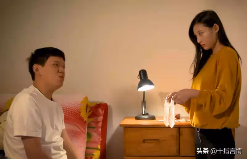 妻子拿五千春節禮,轉頭被小叔子提走,婆婆直言:你是外人你不懂