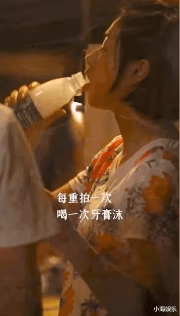 萬茜耍大牌？被助理喂食神情淡然，工作室回應：是外甥女分享美食