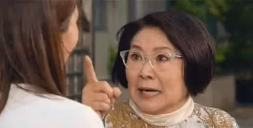 TVB老戲骨李司棋自曝腳受傷,痛到無法走路,稱一度以為會變瘸