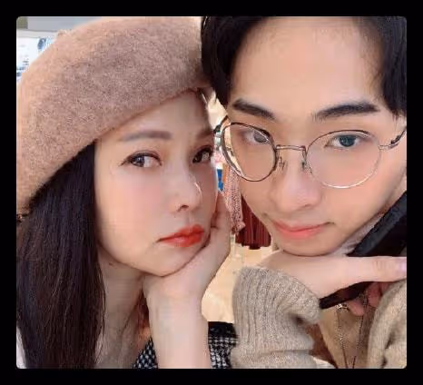 伊能靜兒子曬歐美女裝照,打鼻環穿弔帶超大膽,吞雲吐霧眼神迷離