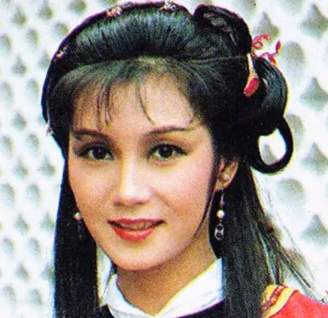 66歲女星高妙思受訪，爆料鄭少秋愛喊她老婆，趙雅芝曾演戲像木頭